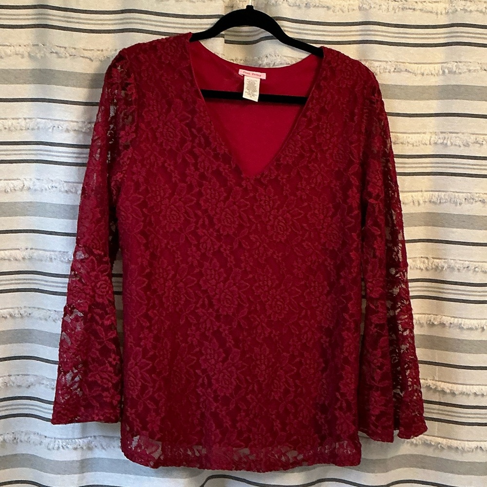 Chic Lace V-Neck Blouse in Rich Red